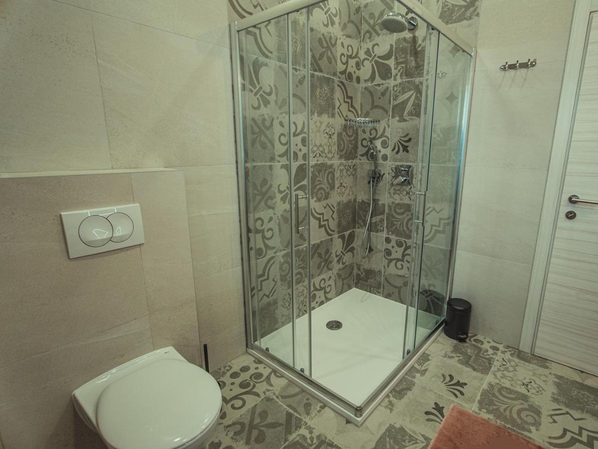 אוסילק Apartmani Infinity מראה חיצוני תמונה